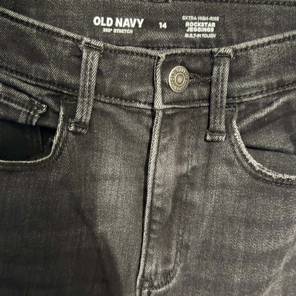 Old Navy Extra High Rise Rockstar Jeggings Black Skinny Destressed Jeans